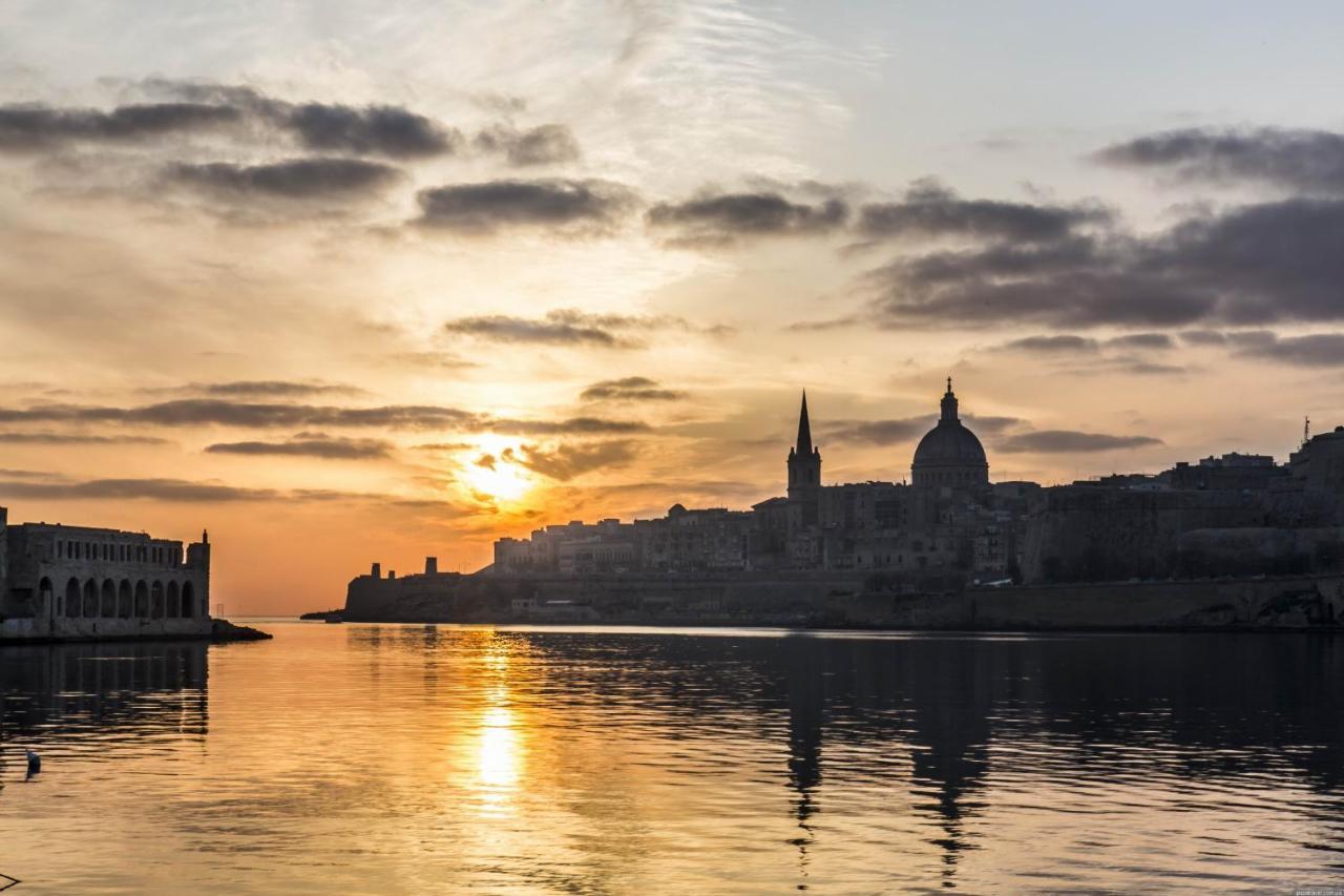 Spectacular Apartment Valletta And Harbour Views Sliema Exterior photo